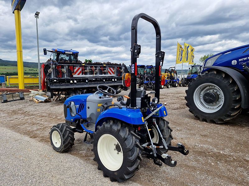 New Holland Boomer 25