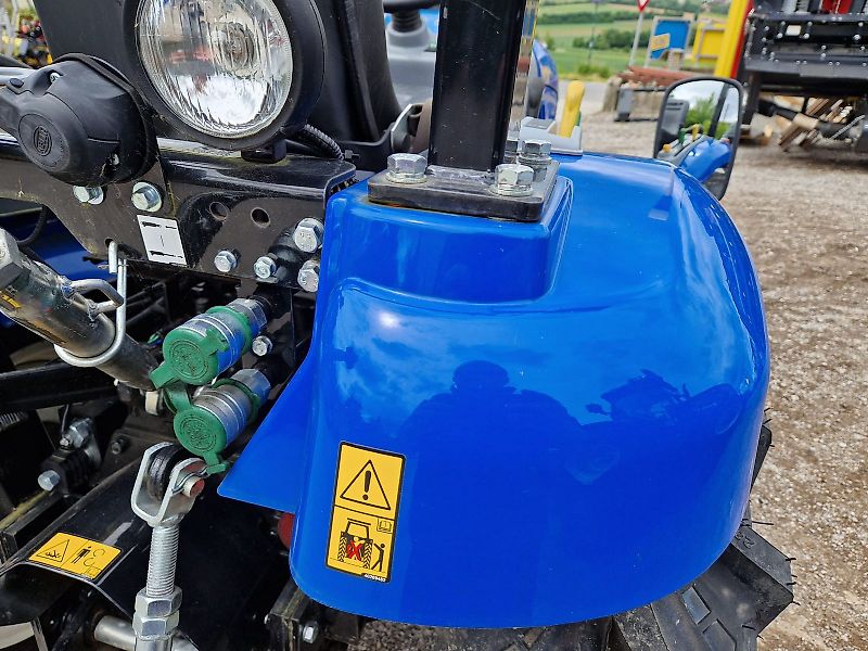 New Holland Boomer 25