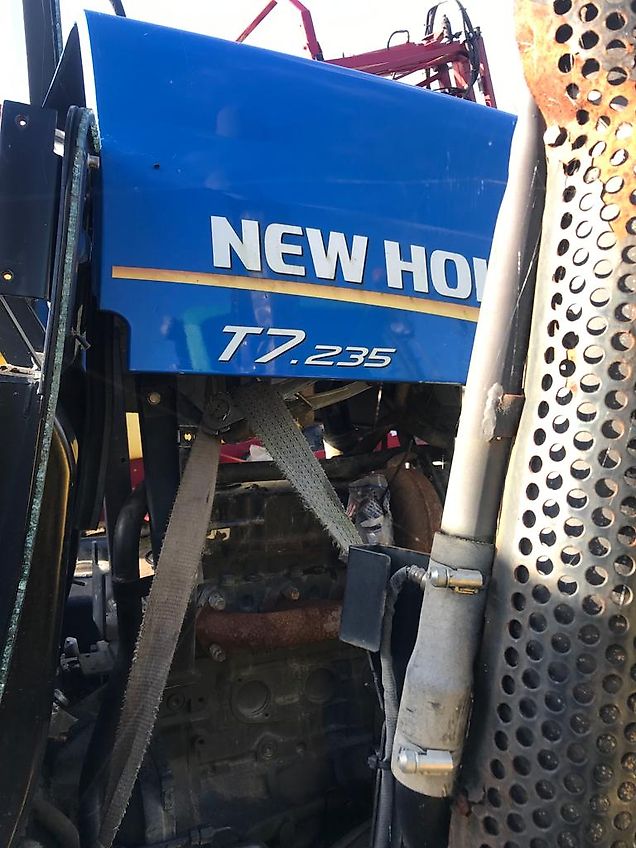 New Holland T7.235