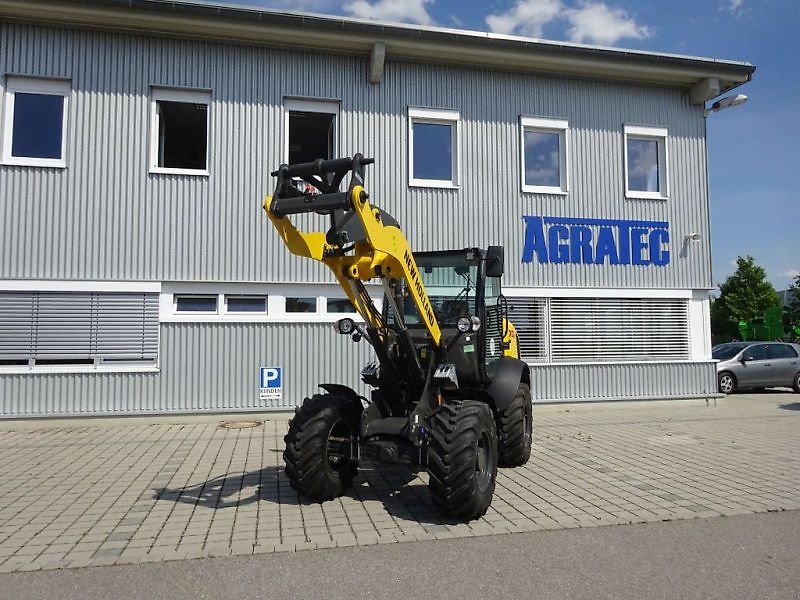 New Holland W 70 C