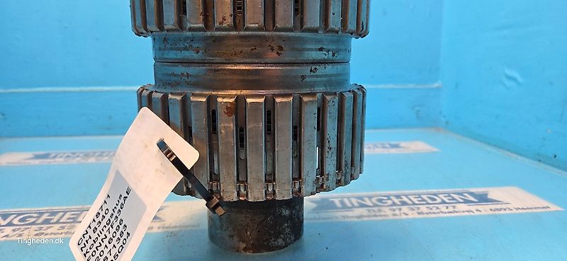 New Holland 8340 (Spare part/Reservedel/Ersatzteil)