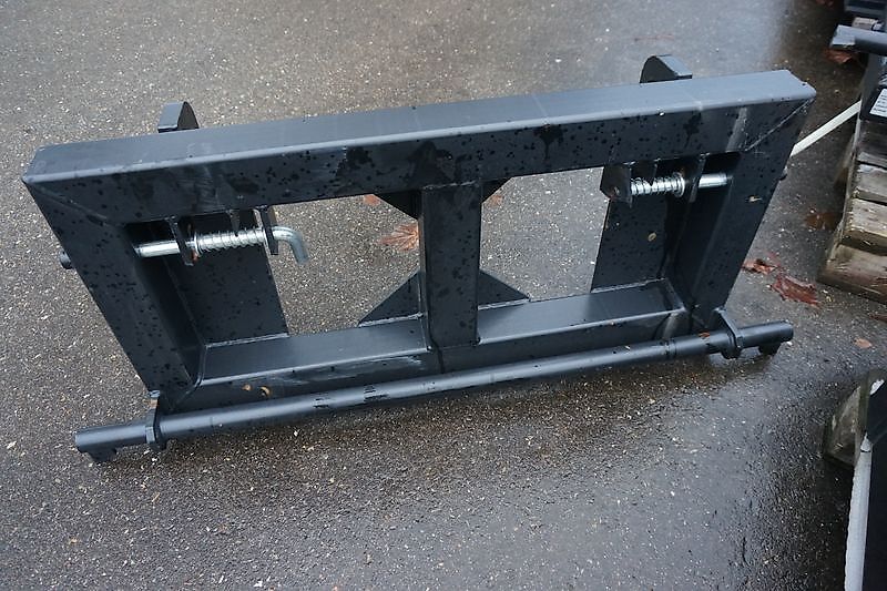 Düvelsdorf Adapterrahmen von Weidemann auf Euronorm