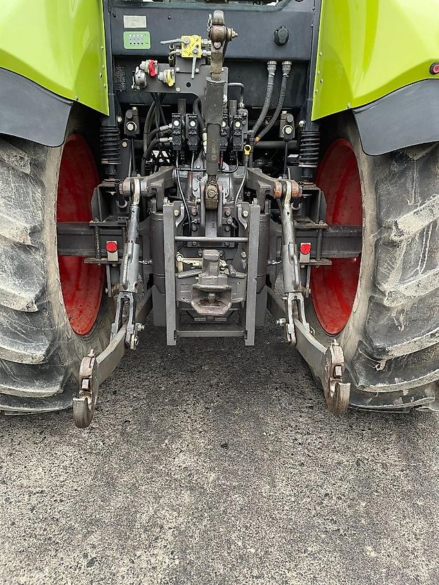 Claas Arion 620C