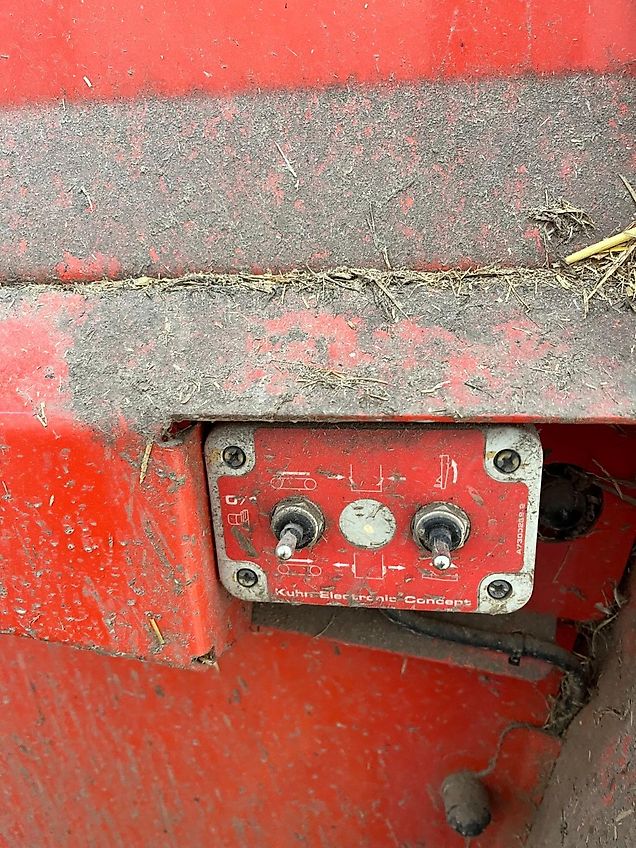 Kuhn 3570M
