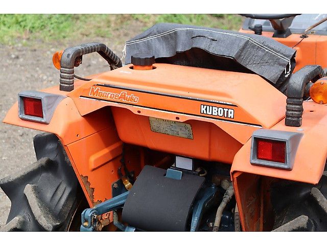 Kubota B1-14 Bulltra
