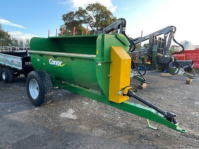Conor 750 Muck Spreader