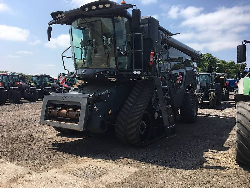 Massey Ferguson Ideal 9T Combine
