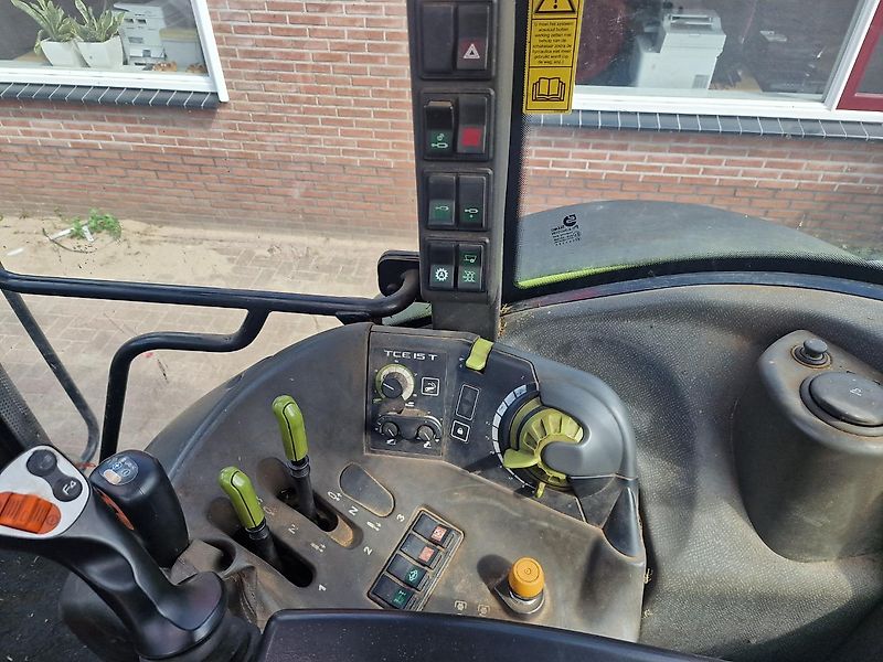Claas Arion 430