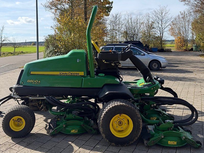 John Deere Terrain Cut 8800 A