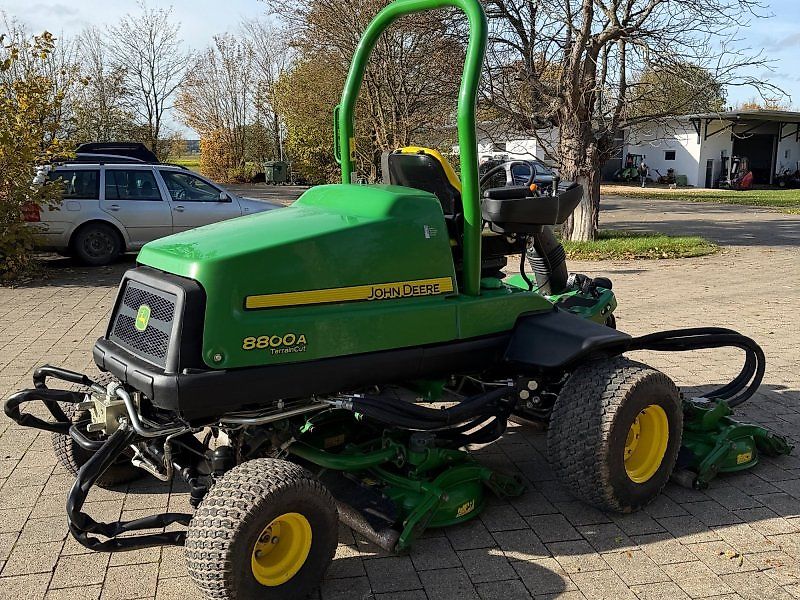 John Deere Terrain Cut 8800 A