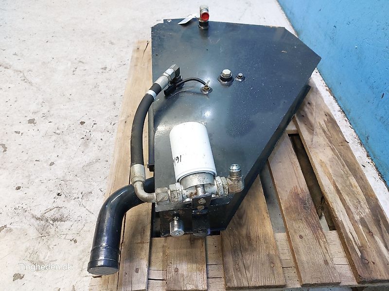 New Holland BB9090 (Spare part/Reservedel/Ersatzteil)