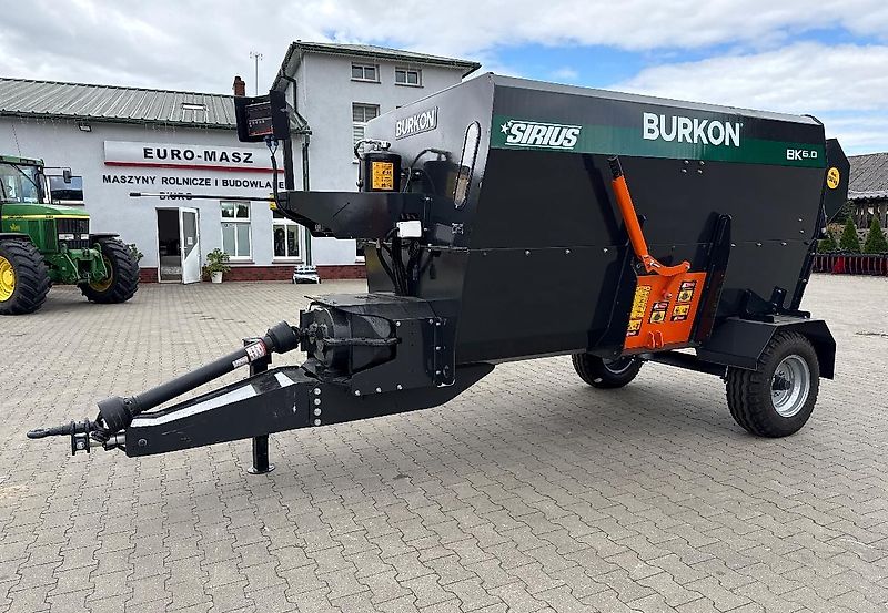 Burkon Wóz paszowy paszowóz Burkon Sirius 6 m³ dwa poziome walki