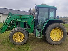 John Deere 6110SE