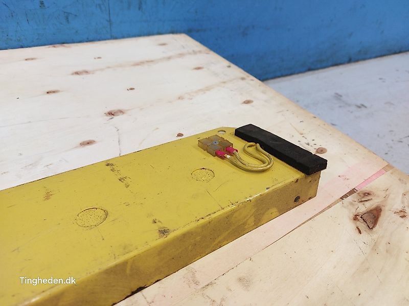 New Holland 8050 (Spare part/Reservedel/Ersatzteil)