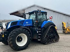 New Holland T 8.435 UC Genesis SmartTrax Halbraupe Traktor