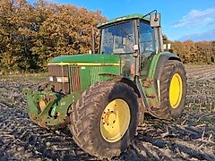 John Deere 6810
