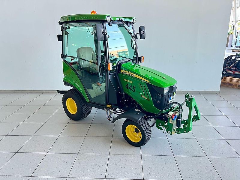 John Deere 1026R