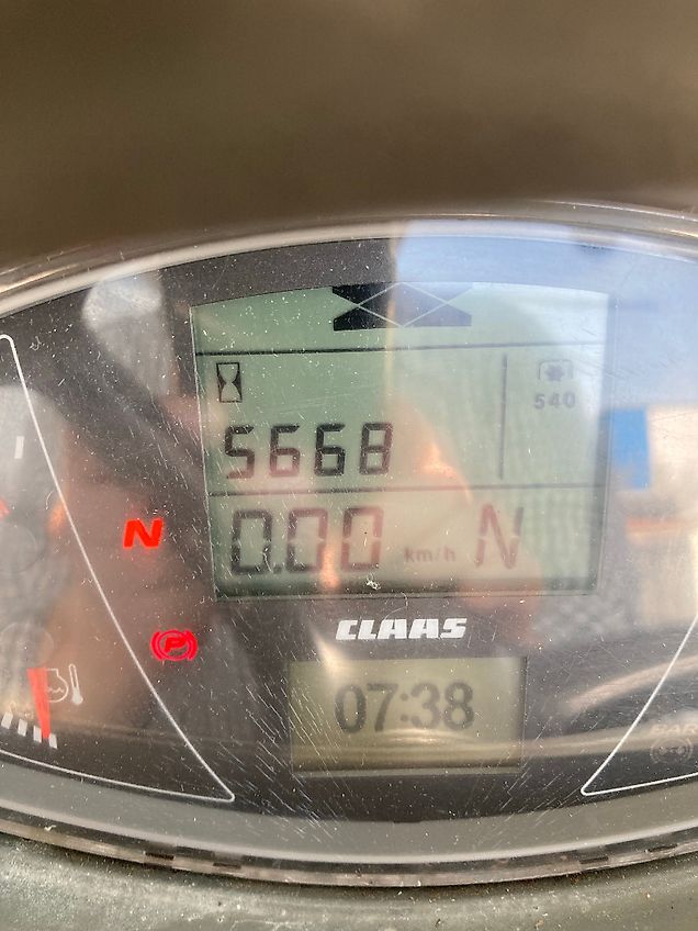 Claas Axion 830 CMATIC