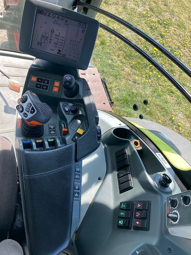 Claas Axion 830 CMATIC