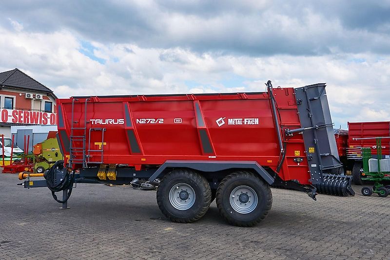 Top-Agro Dungstreuer 12Tonen N272/1 Taurus