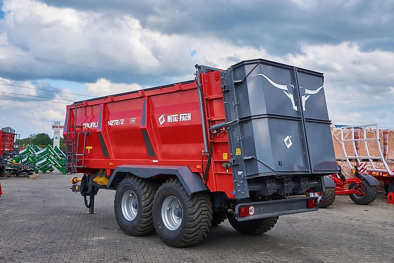 Top-Agro Dungstreuer 12Tonen N272/1 Taurus