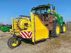 John Deere 8500 mit Kemper 460 StalkBuster