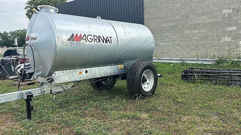 Agrimat Anhänger mit Wassertank / Wasserfass / Wassertank / Tränkfass 5200 L JOSKIN