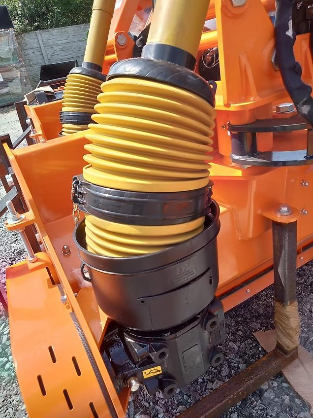 TALEX BÖSCHUNGSMULCHER LEOPARD RB 1,80 hintenseitlich Auslegelmulcher