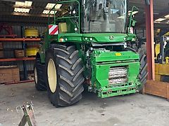 John Deere 8600