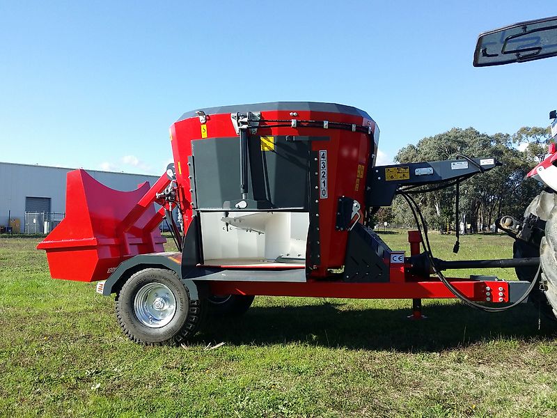 Minos Agri Futtermischwagen T-DYKM 2K