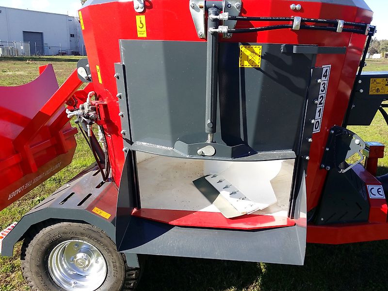 Minos Agri Futtermischwagen T-DYKM 2K
