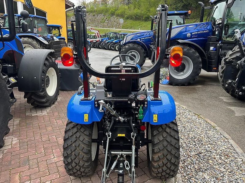 New Holland Boomer 25