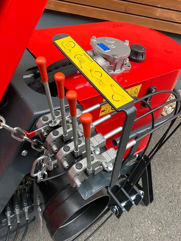 Omarv Böschungsmulcher Auslegemulcher Schlegelmulcher Mulcher