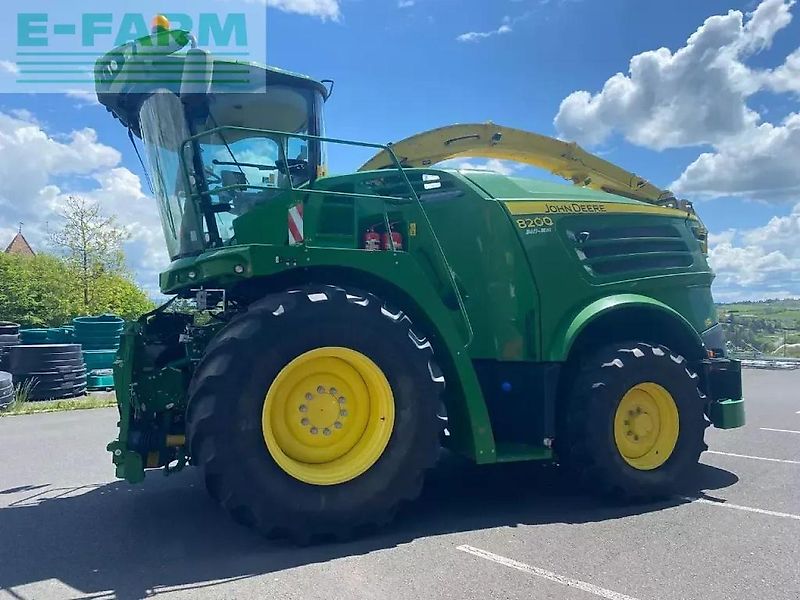 John Deere 8200