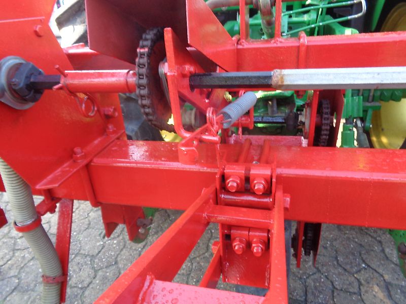 Becker  Hatzenbichler Einböck Schmotzer 4 reihiges Hackgerät mit Granulatstreuer-Düngerstreuer Reihenabstand variabel bis 75 cm mit Rollhackelementen-Hacksternen zur Substrateinarbeitung sowie zur Beikrautbekämpfung 300cm Arbeitsbreite