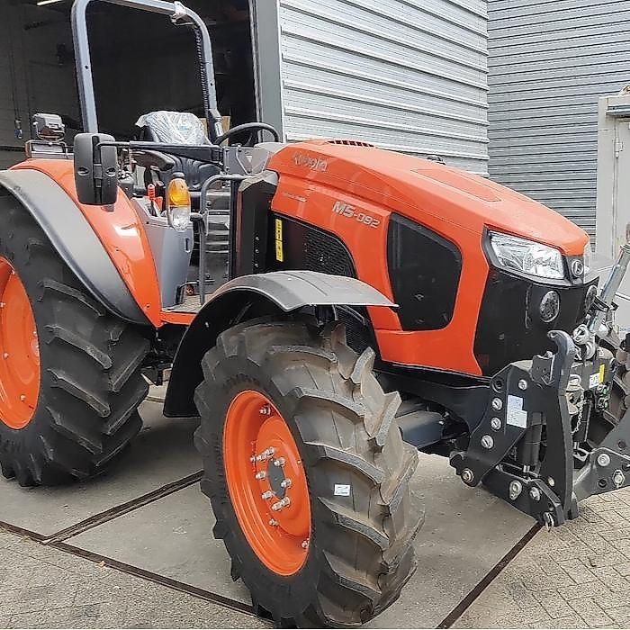 Kubota Kubota traktor M5-092 met fronthef 95 PK