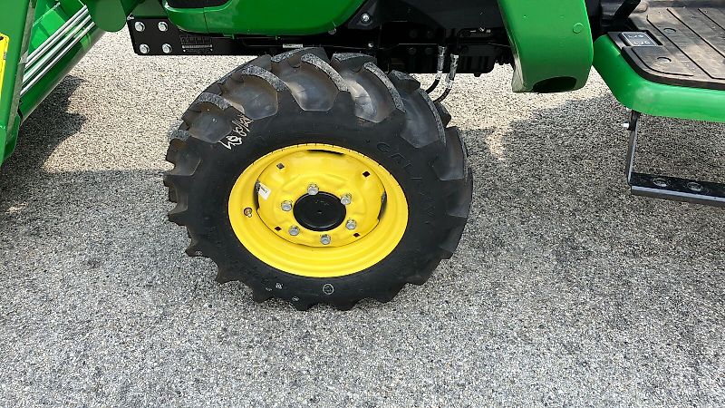 John Deere 3025E
