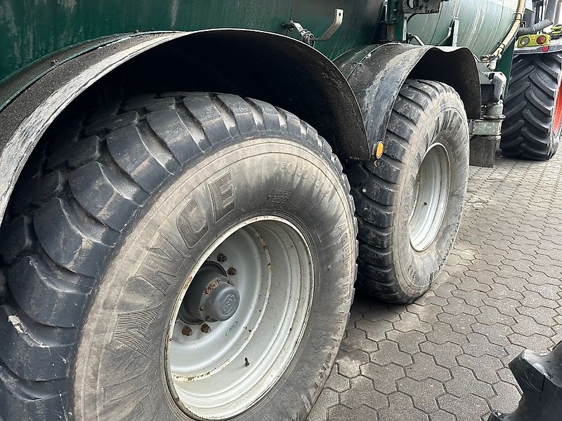 Claas Xerion 3300 Trac **Halloween-Aktionspreis**