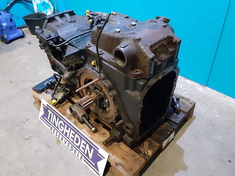 New Holland L85 (Spare part/Reservedel/Ersatzteil)