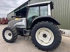 Valtra T 121