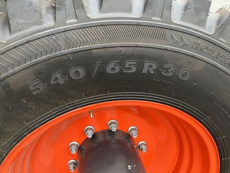 Claas TRAKTOR AXION 830 CM