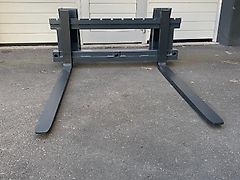INTER-TECH Palettengabel 1,24 m breit mit 2 120er Zinken
