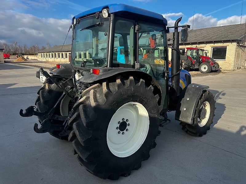 New Holland T 4050