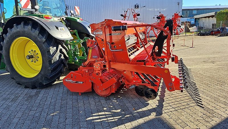 Kuhn HRB 303D + INTEGRA 3003 24 SD Säkombination