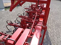 Kongskilde Becker Fronthacke 8 reihig Maishackgerät 75 cm Reihenabstand Heckanbau gefederte Gänsfußschare