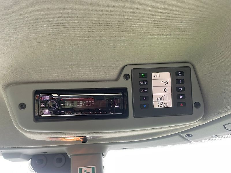 Claas ARION 420 CIS + FL 100 Frontlader