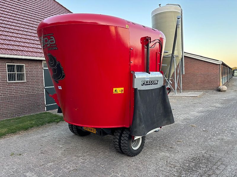 Peecon Biga 12 m3 voermengwagen