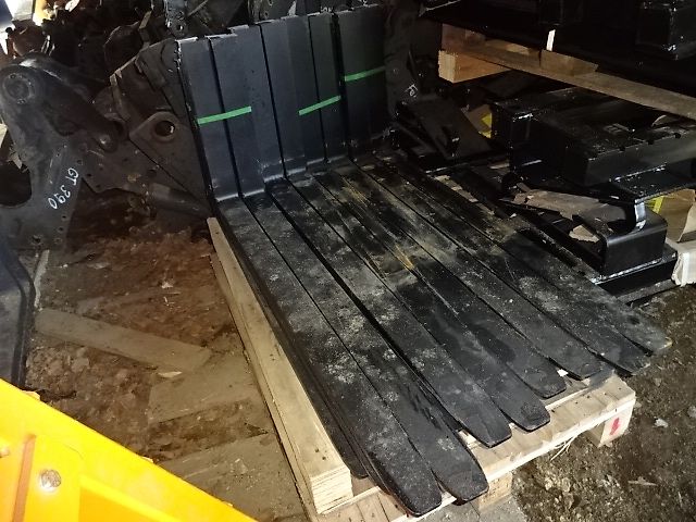 Palettengabel Euro SW- Anbau - Rahmen  mit Zinken SONDERPREISE-NEUE Palettengabel mit 1,2 mtr. Zinken - Rahmen mit Zinken