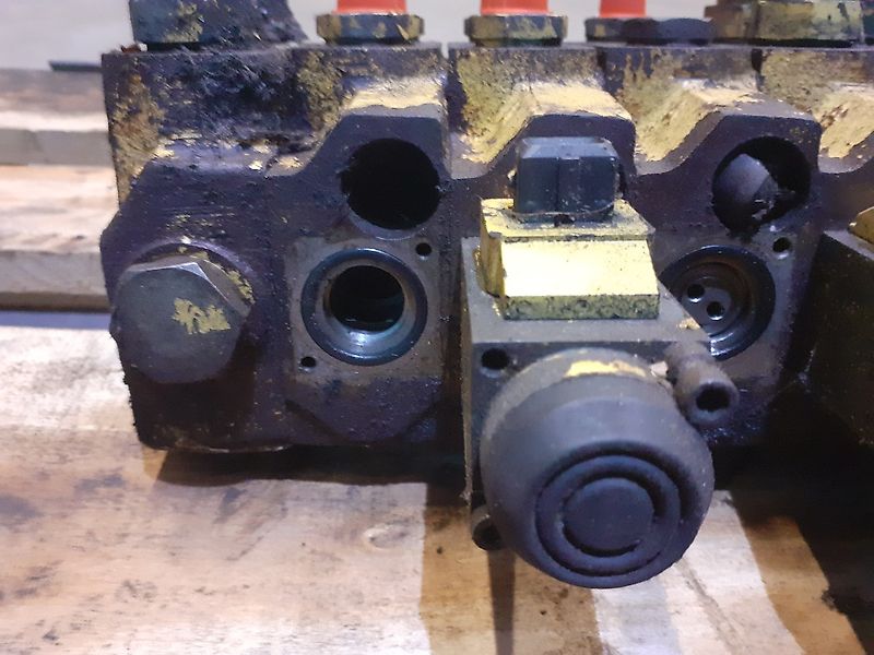 New Holland TX68 (Spare part/Reservedel/Ersatzteil)