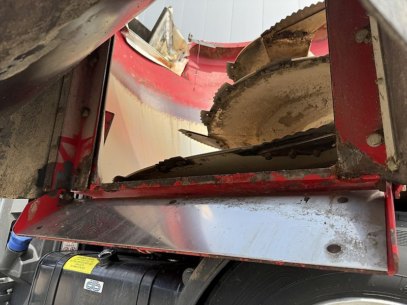 Airmix Zelfrijdende voermengwagen 15 M3